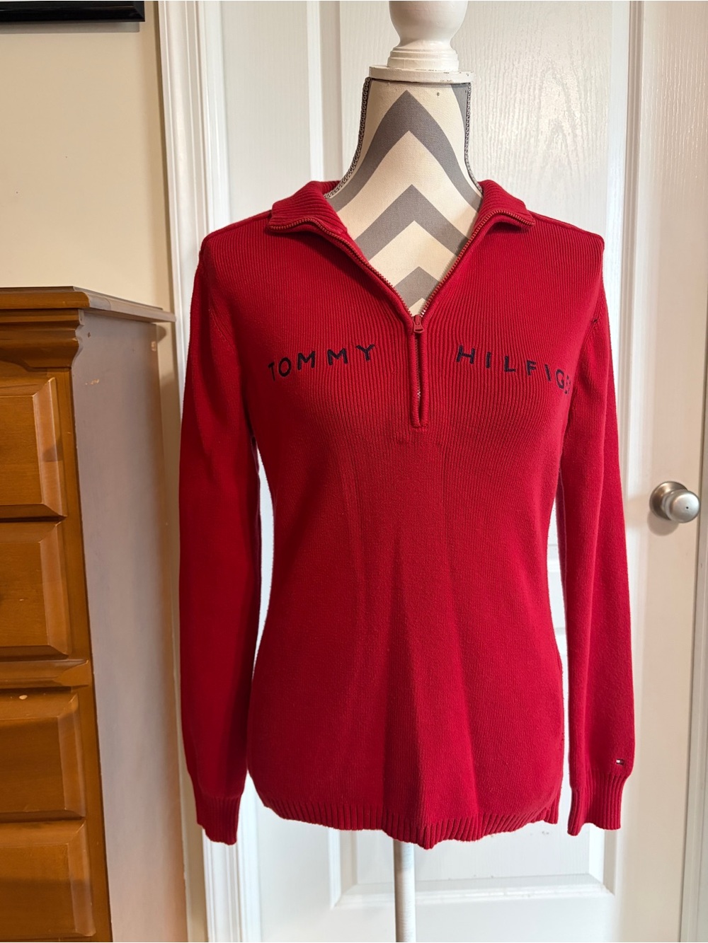 Y2K Tommy Hilfiger Sweater Size Medium